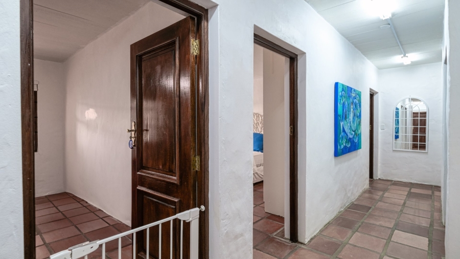 6 Bedroom Property for Sale in Kingfisher Creek Western Cape